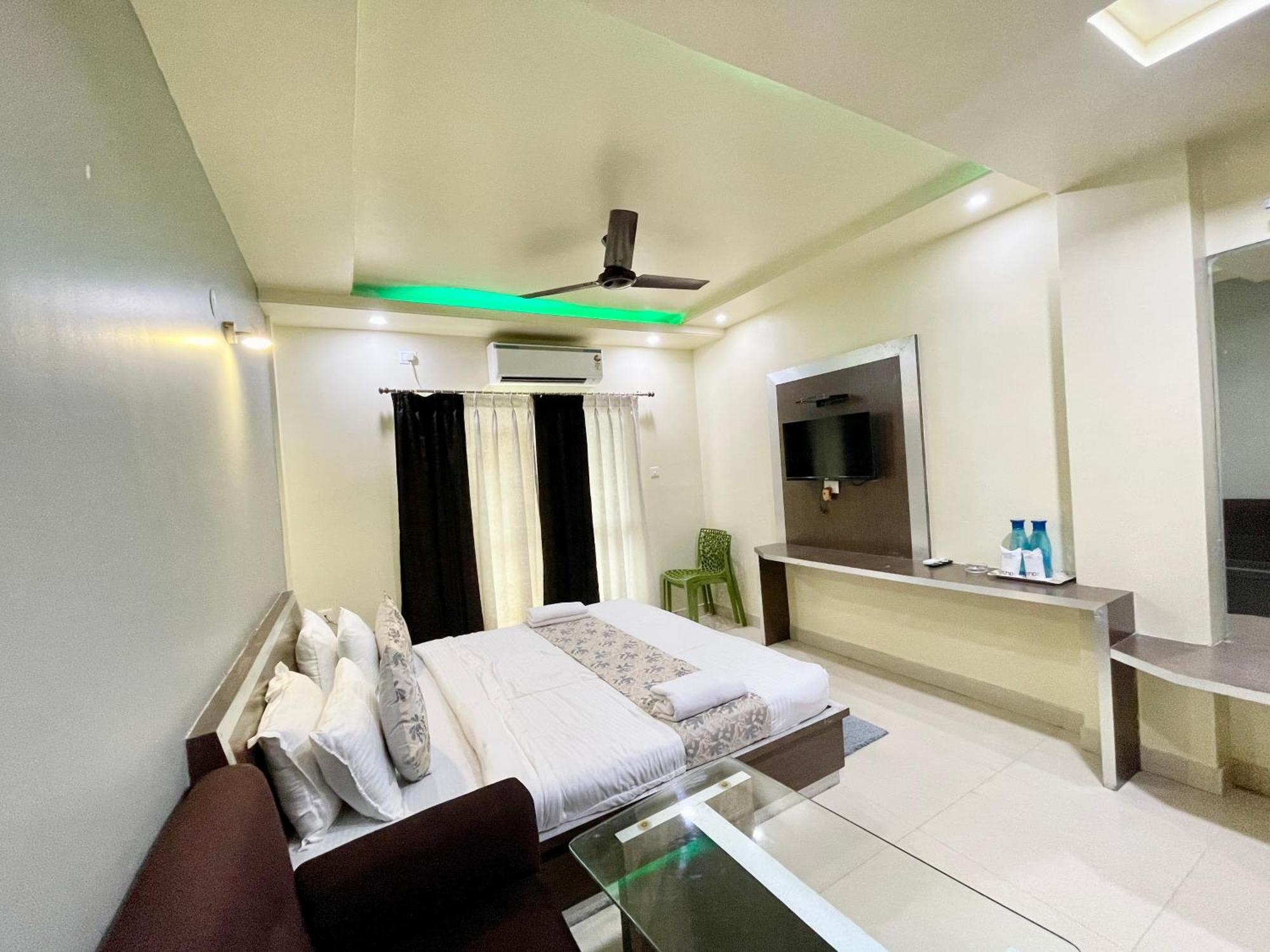 Hotel Close Puri