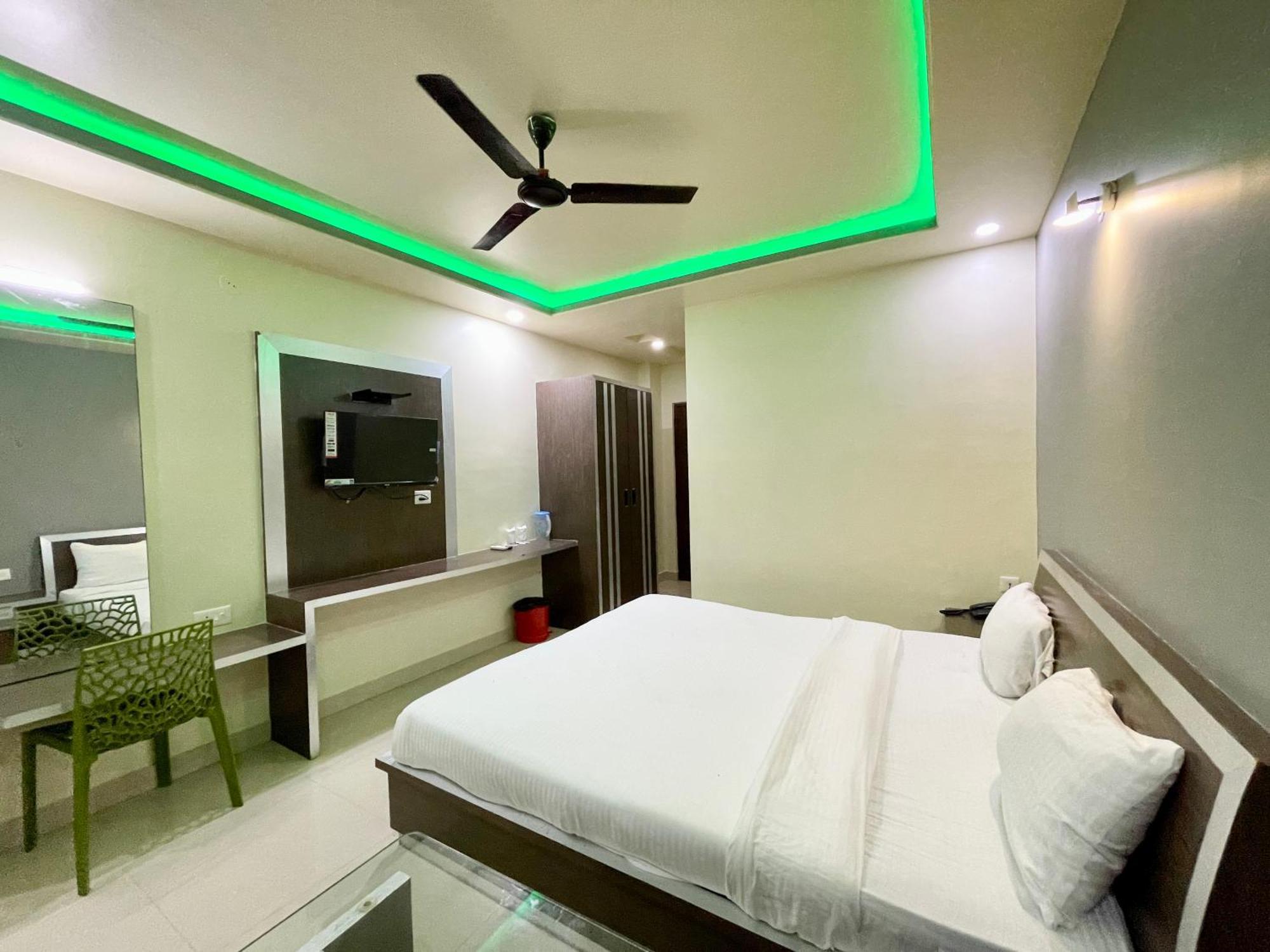 Hotel Close Puri